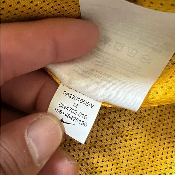 Nike Los Angeles Lakers Courtside Loose Fit Black Jacket - Picture 12 of 13